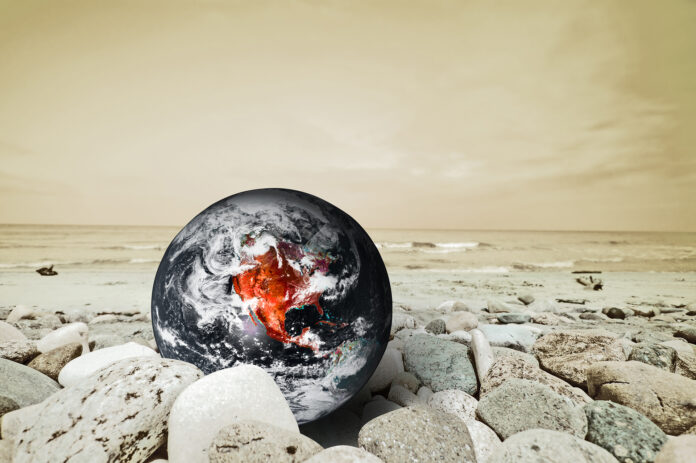 Planet Erde in Gefahr; Symbolbild (c) freepik